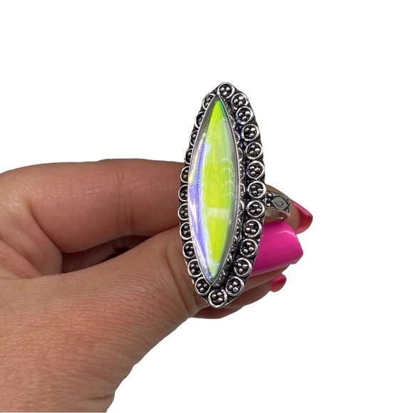 Elegant Silver and Purple Statement Ring - Picture 5 of 9